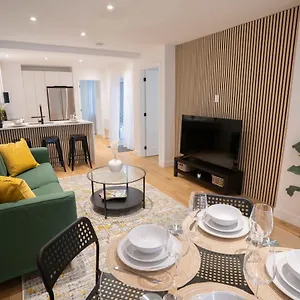 Modern 3br Close To Metro - Your Downtown Escape , Montréal Canada